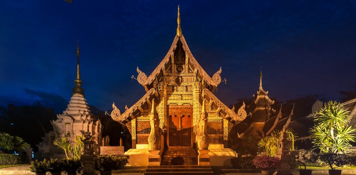 wat-chedi-luang-temple-at-sunset-chiang-mai-thailand-2